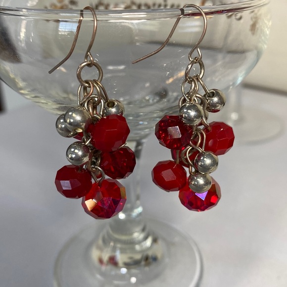 Vintage Jewelry - Vintage faceted red glass bead earrings